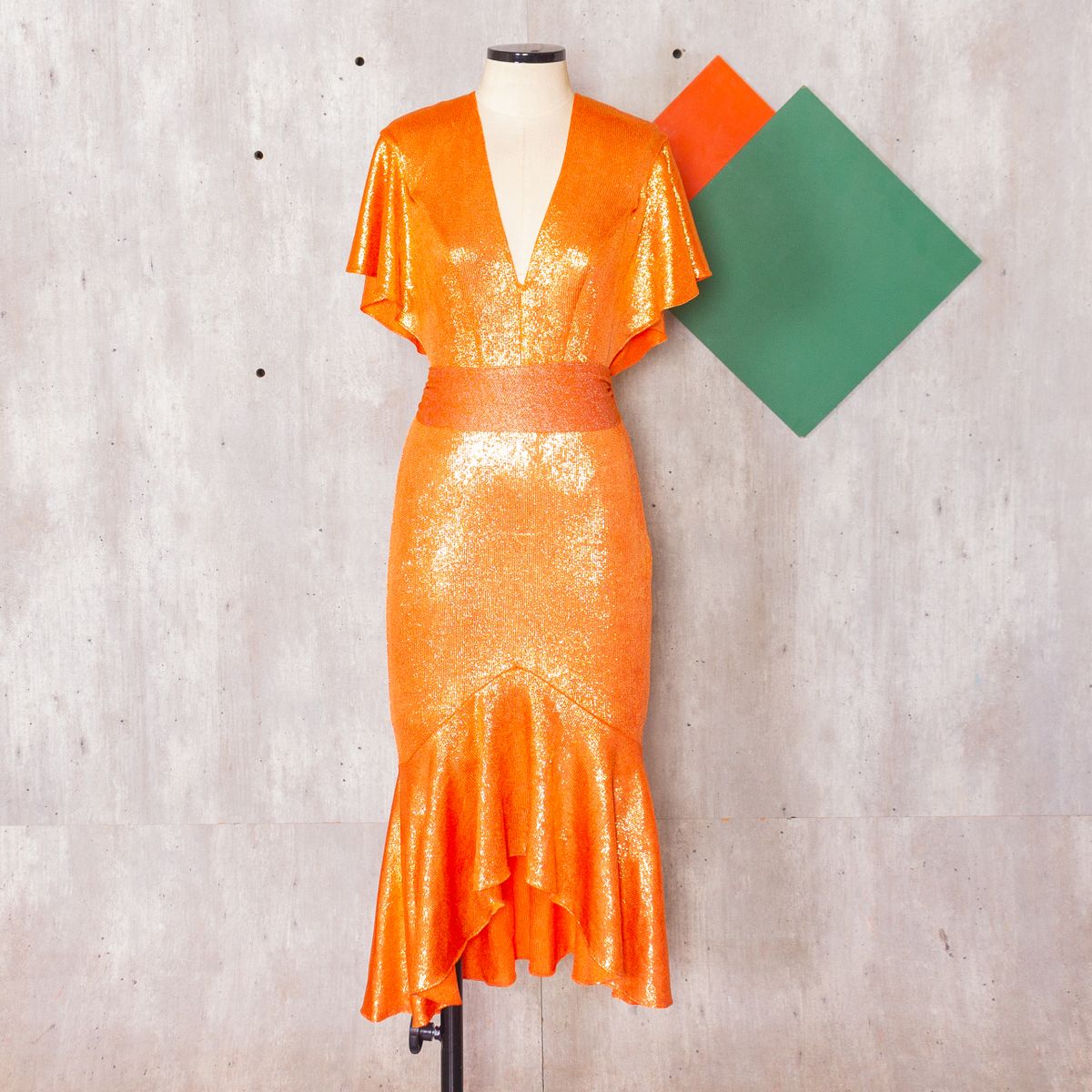 vestido laranja e rosa