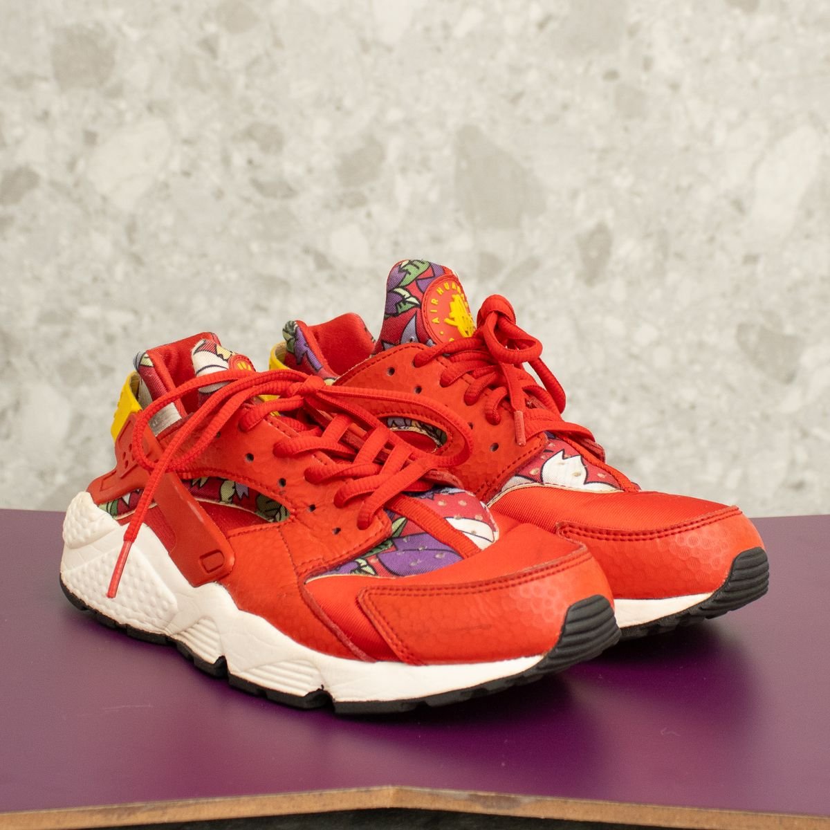 Air huarache hot sale 5.5 red