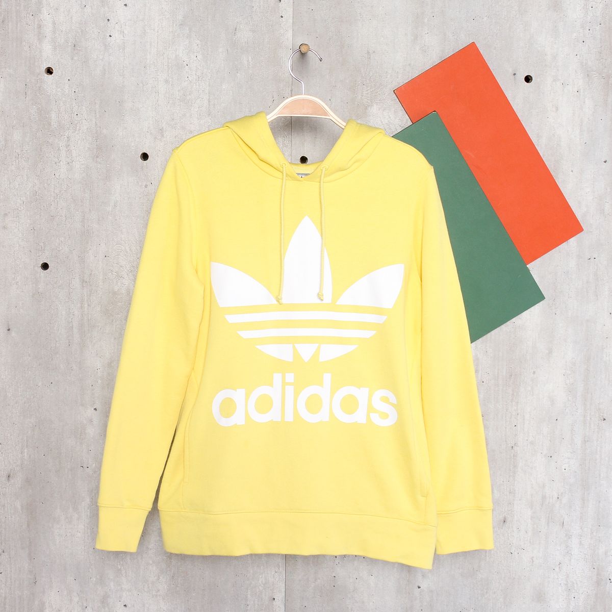 adidas moletom amarelo