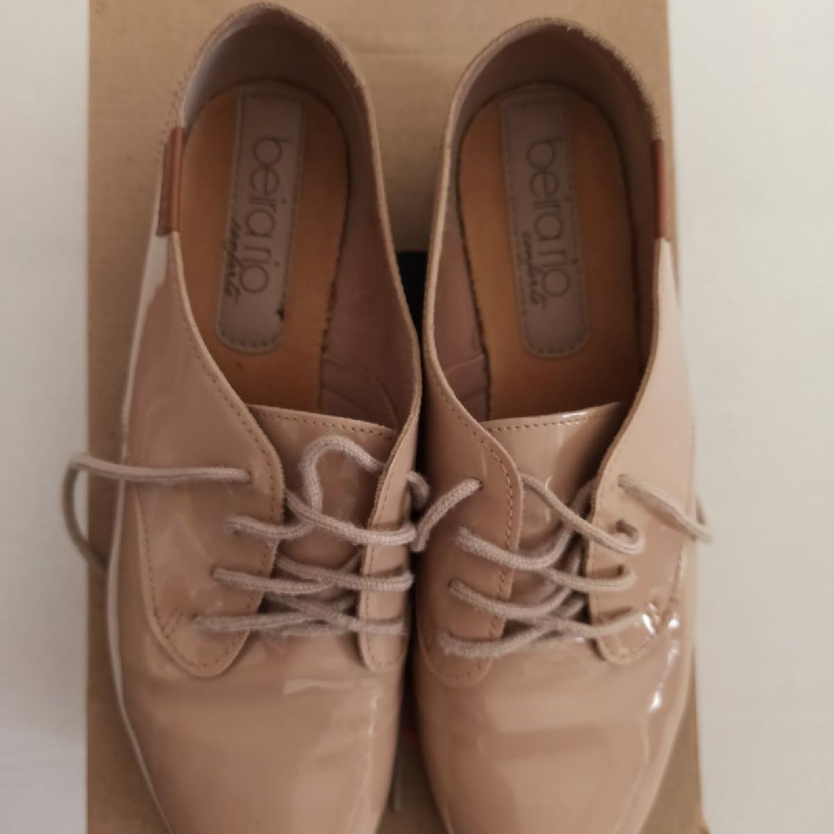 tenis beira rio envernizado