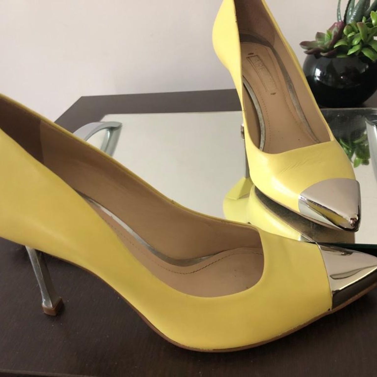 Scarpin sales arezzo amarelo