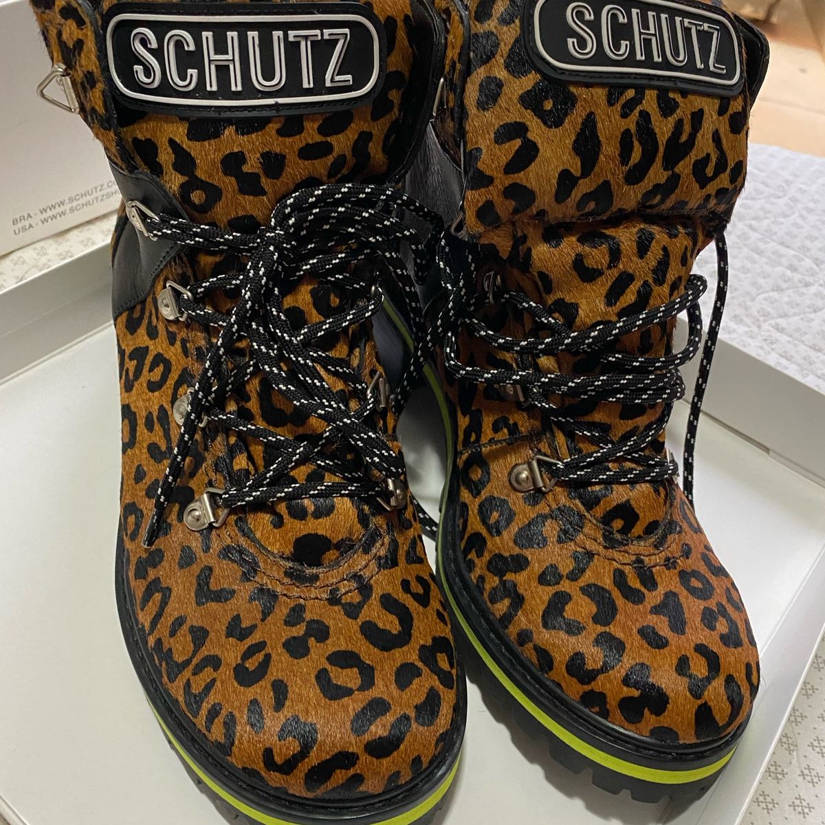 Bota oncinha hot sale schutz