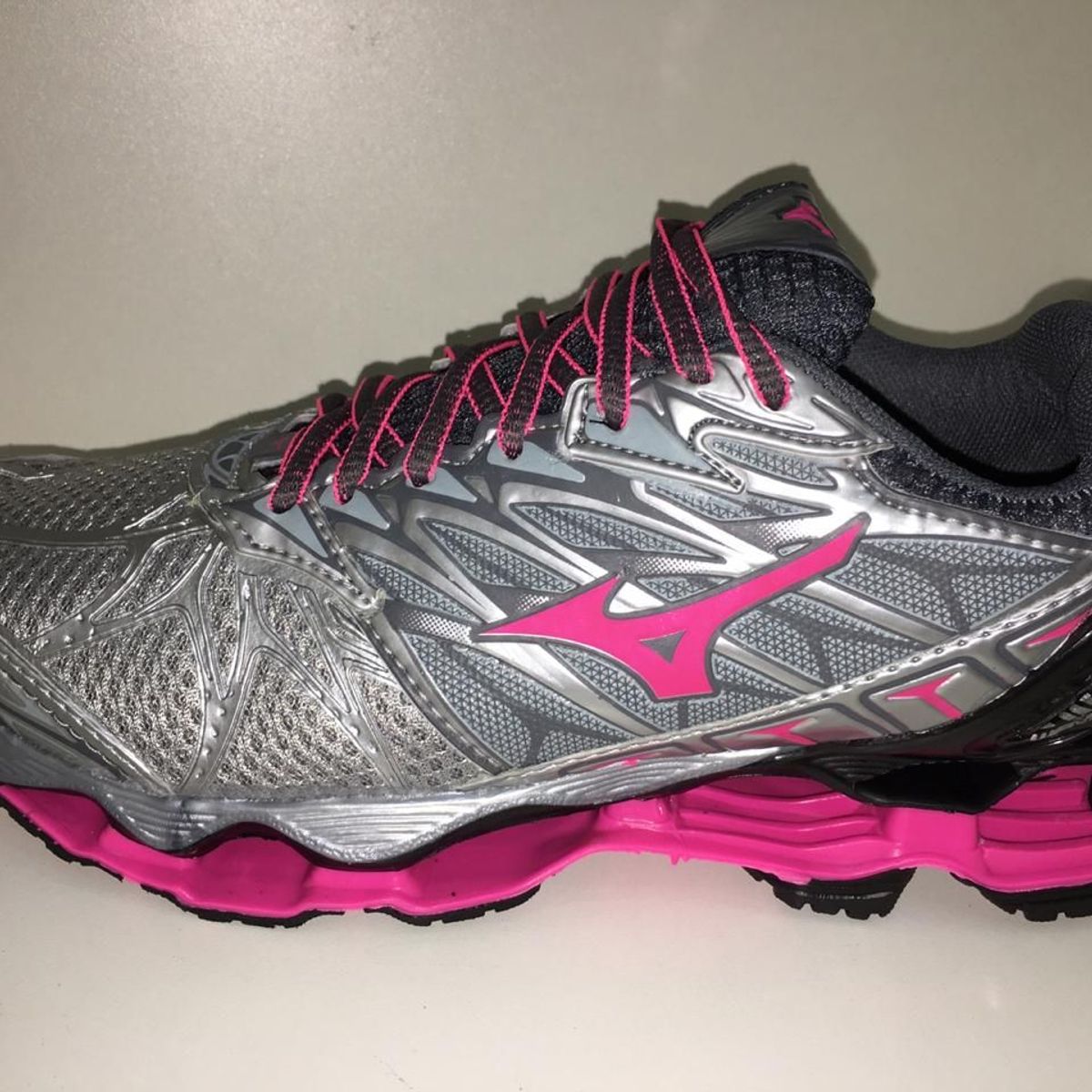 tenis mizuno feminino prata e rosa