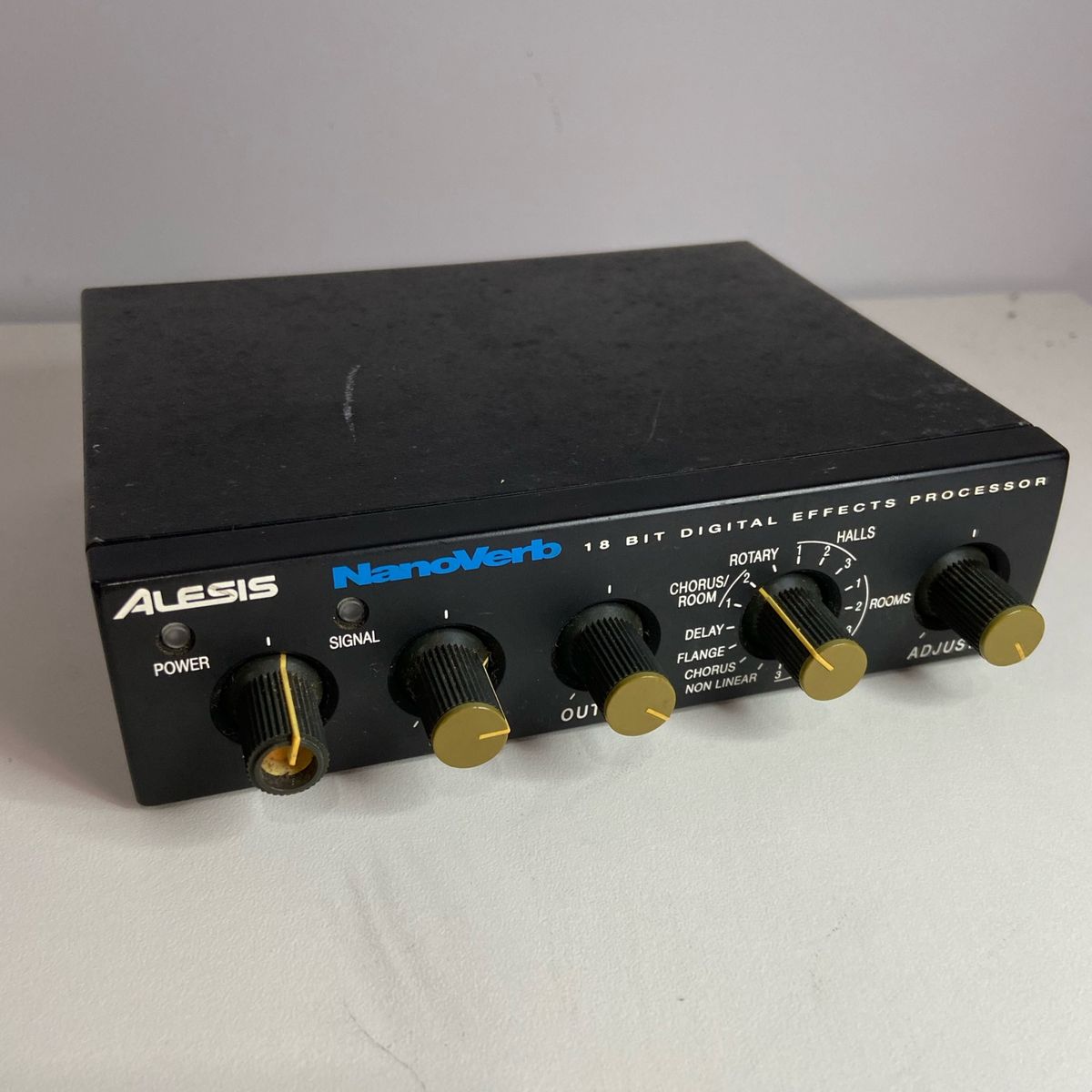 Alesis Nanoverb - Processador de Efeitos Sonoros Digitais