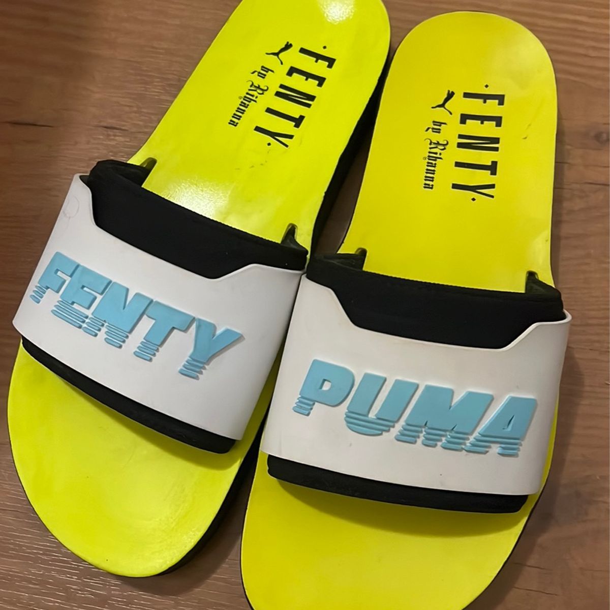 Chinelo puma fenty store azul