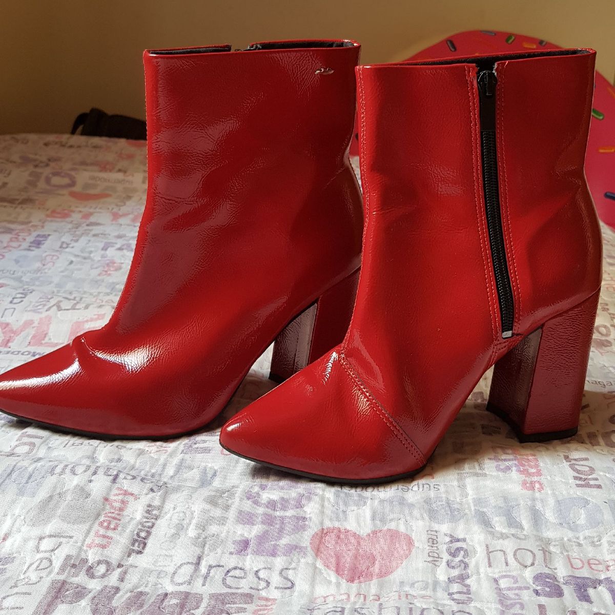 bota vermelha dakota