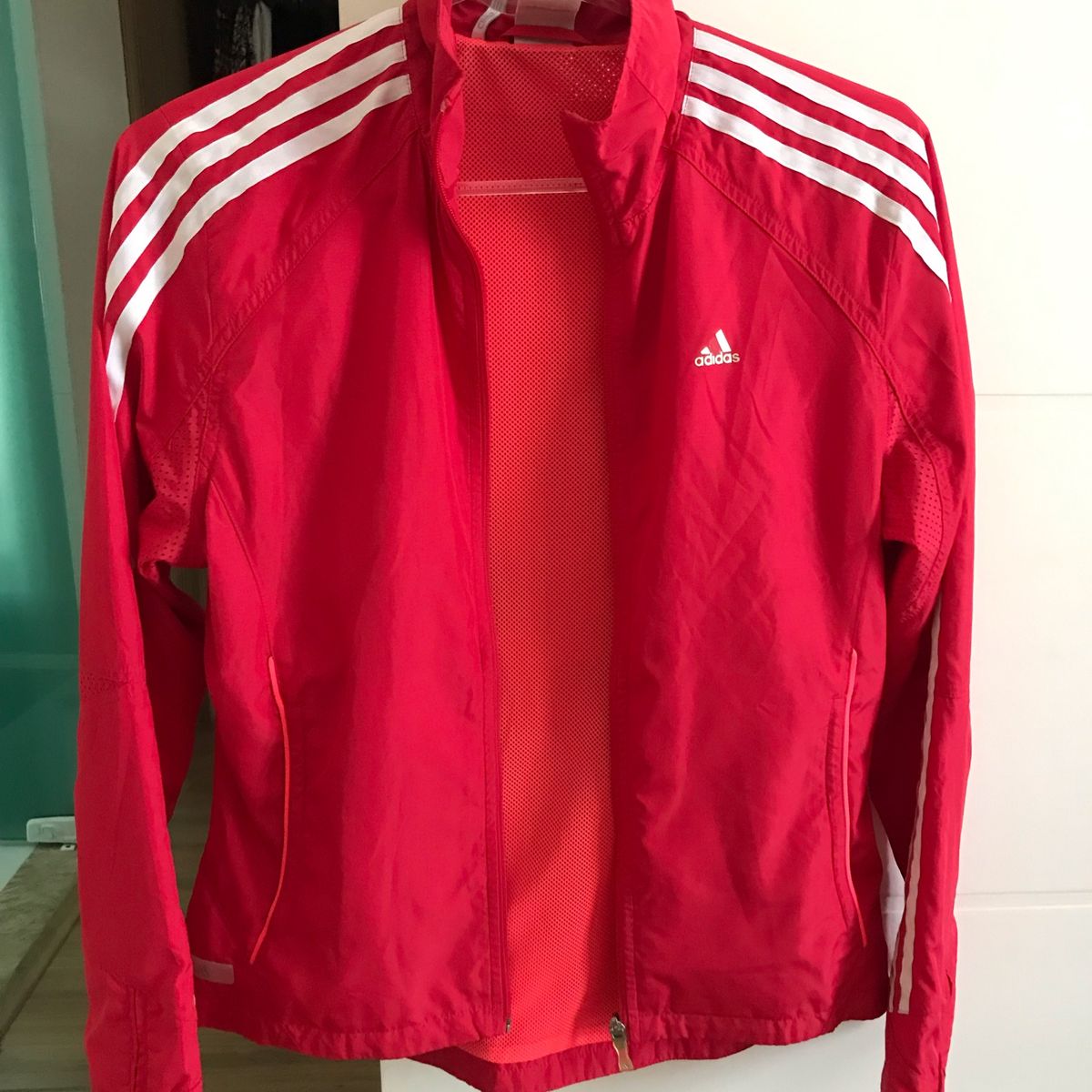 casaco adidas vermelho