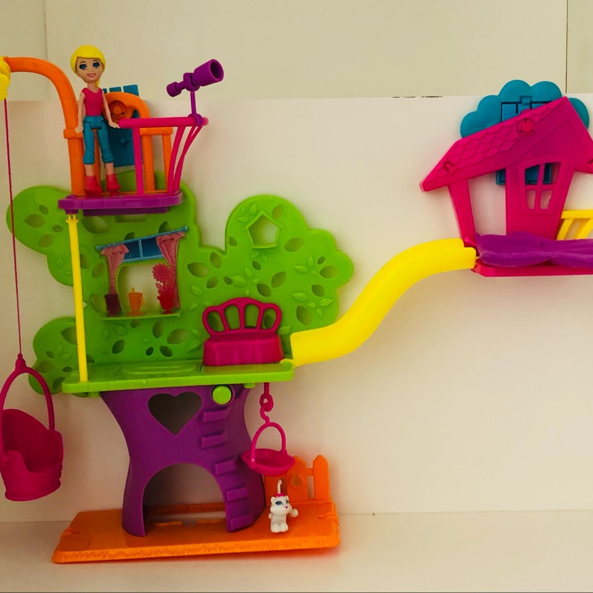 Polly Wall Party Casa da Arvore - Y7113 : : Brinquedos e Jogos
