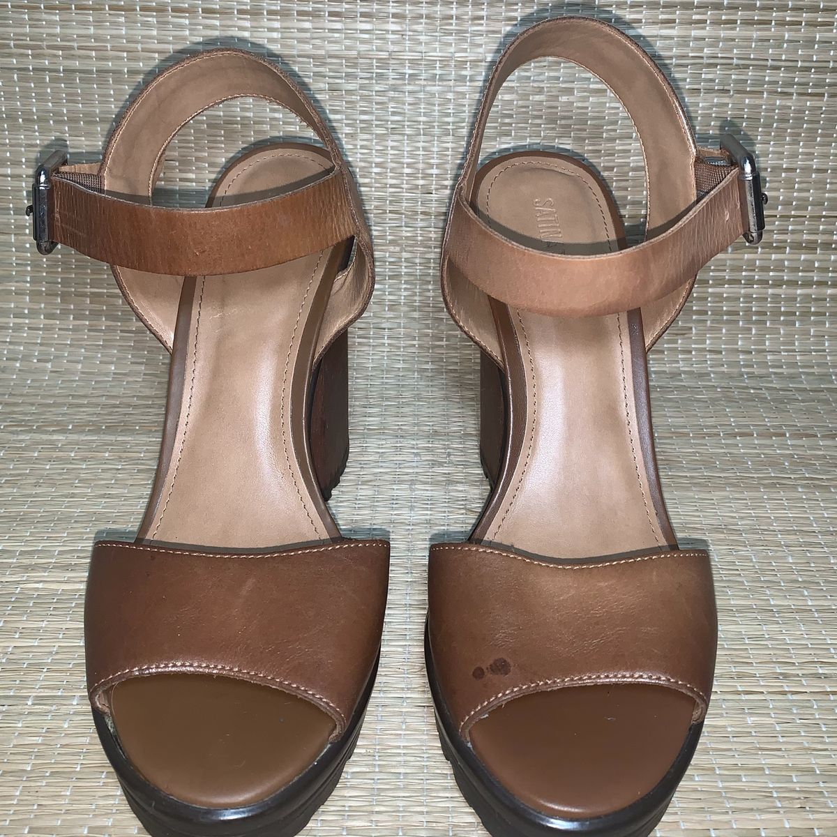 sandalia salto grosso renner