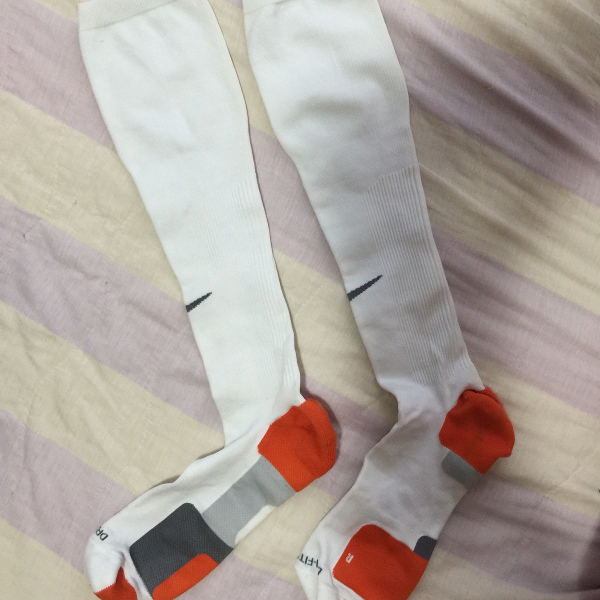 meias de compressão nike