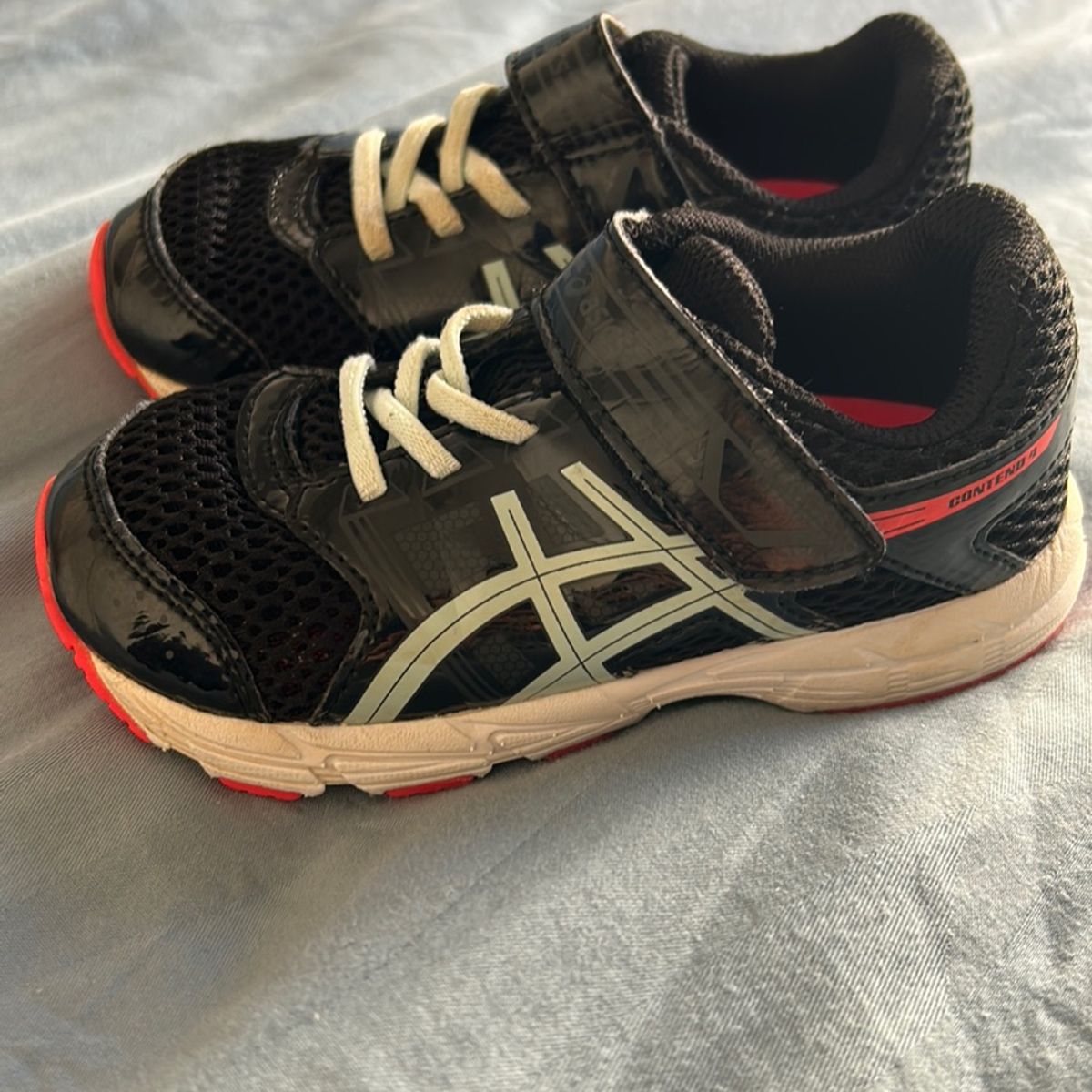 Asics pre contend store kids