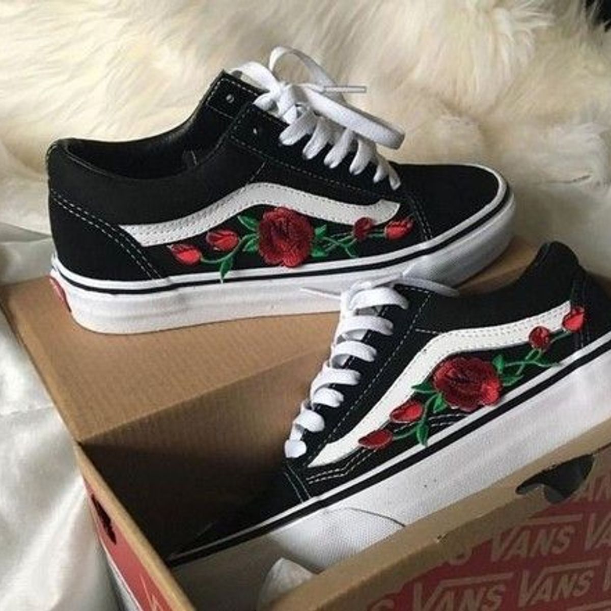 vans old skool com rosas bordadas
