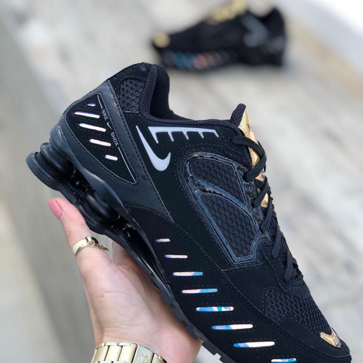 Nike shox sales enigma black