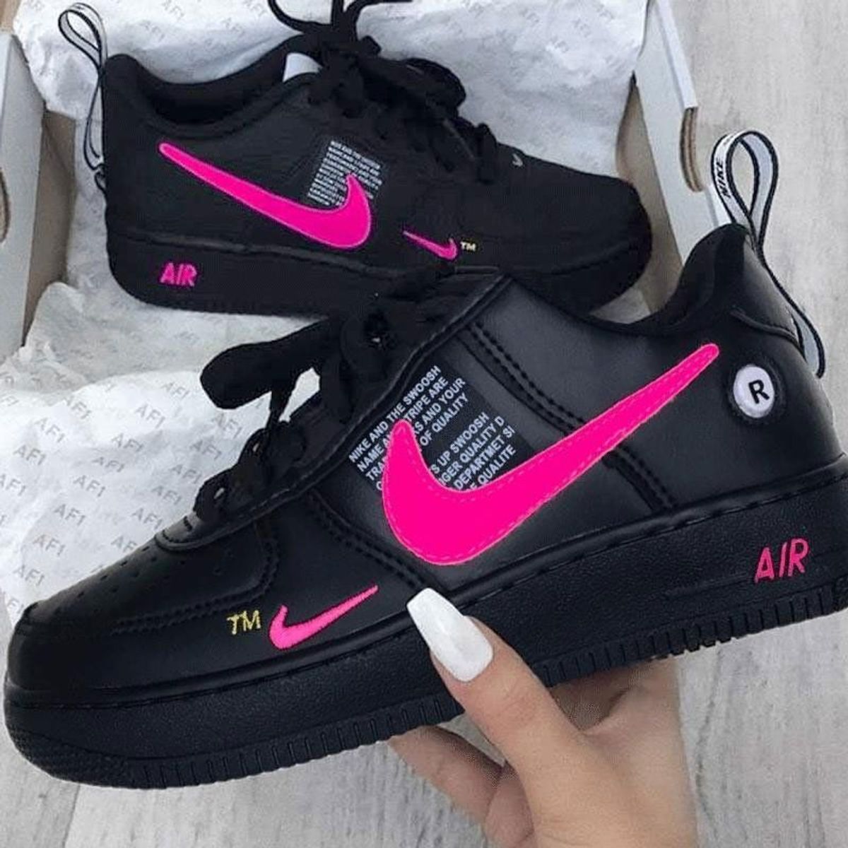 tênis feminino nike air force i utility preto e rosa