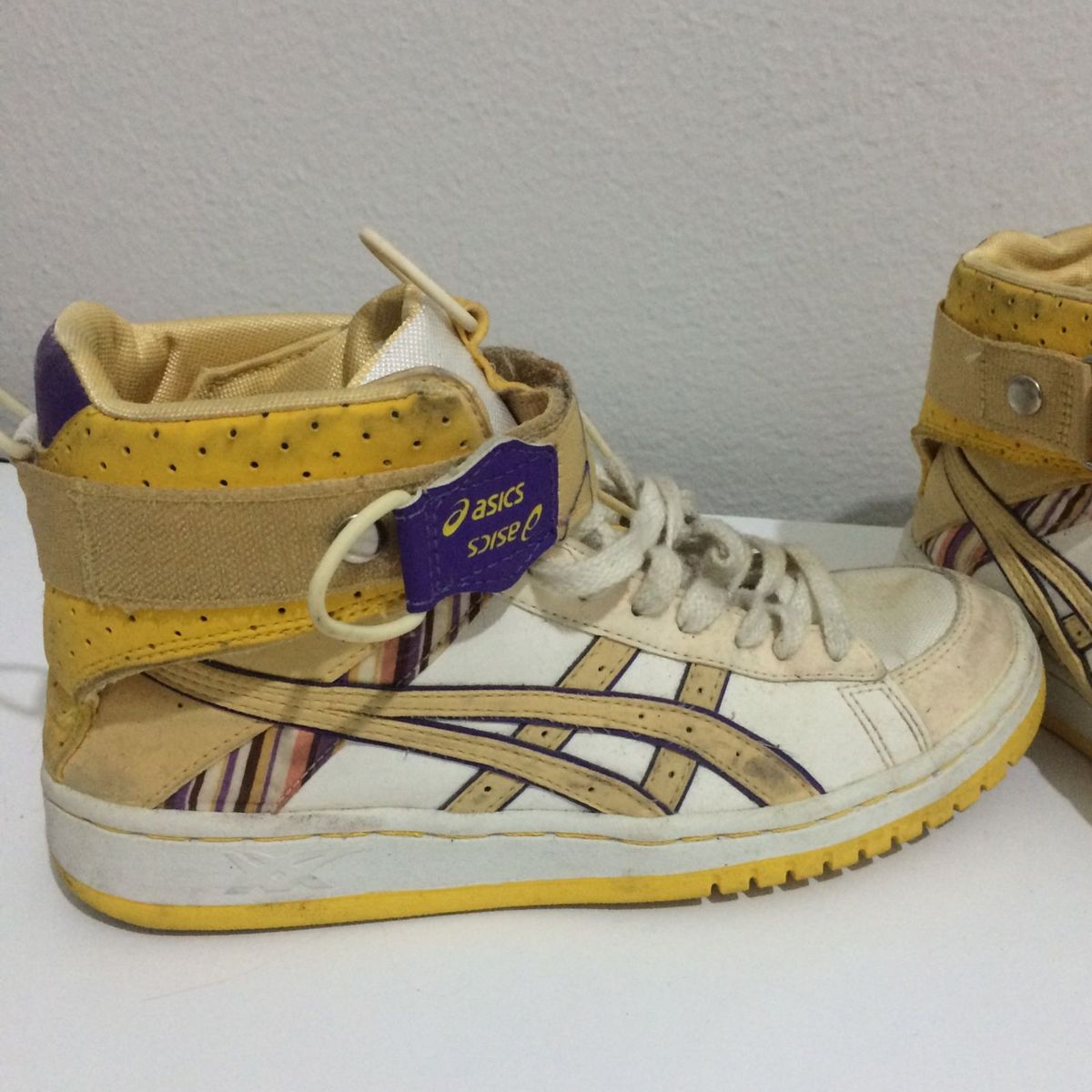 tenis asics botinha