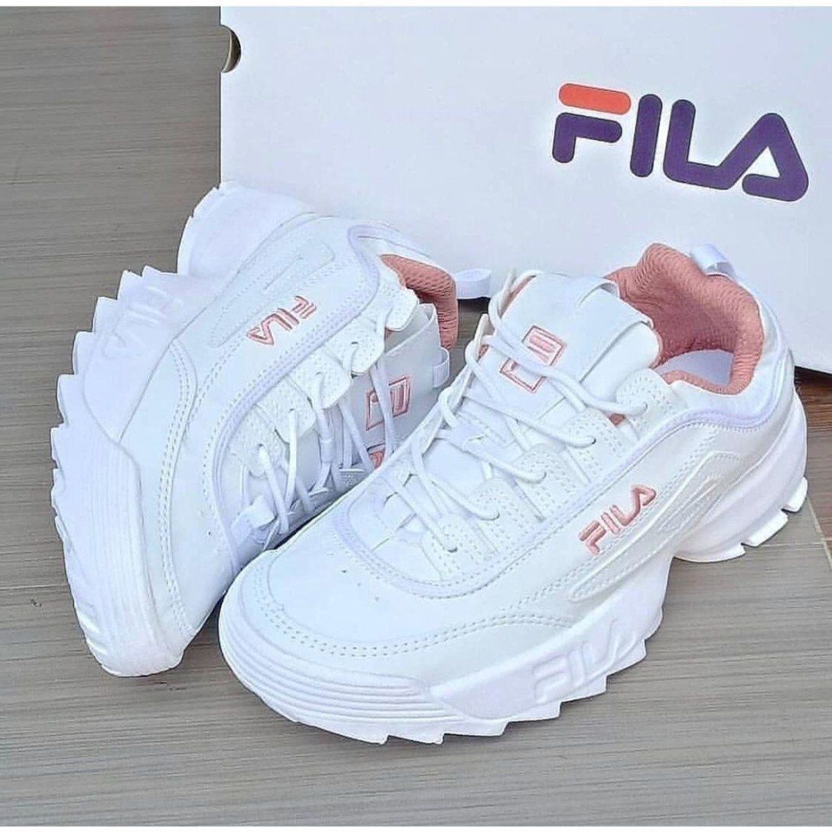 tênis fila branco com rosa