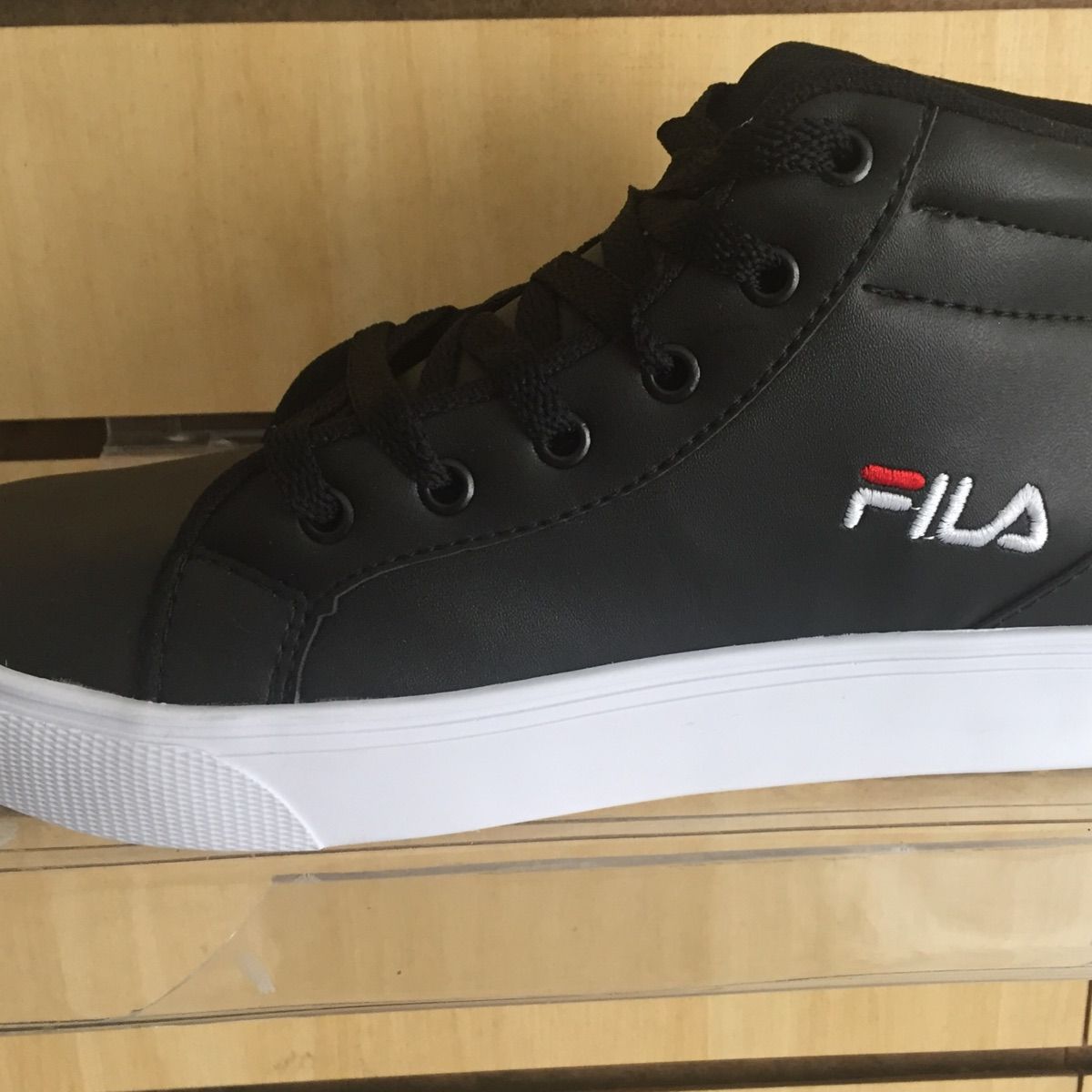 tenis fila de botinha