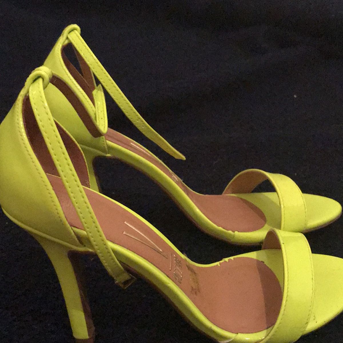 sandalia vizzano neon