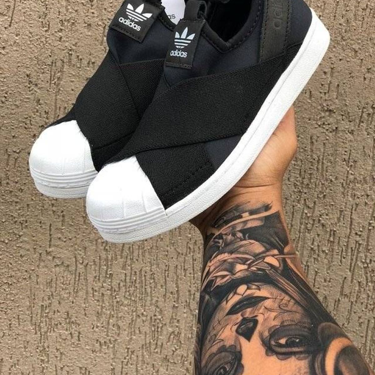 tenis adidas feminino slip on preto original na caixa