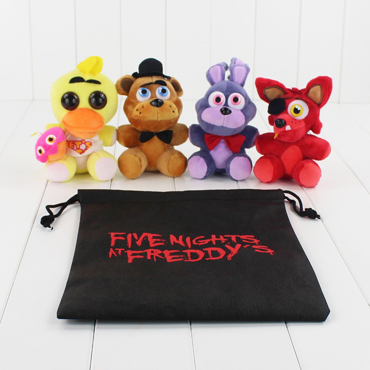 Pelúcia Five Nights at Freddy's com sacola FNAF inclusa - diversos modelos