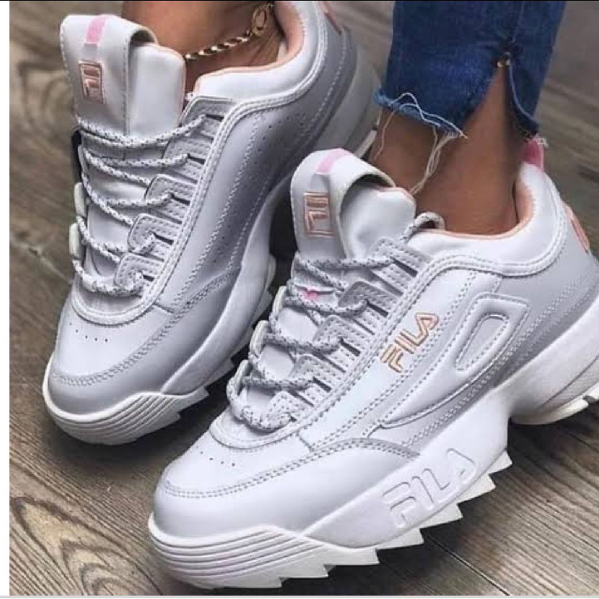 tenis fila disruptor feminino branco e rosa