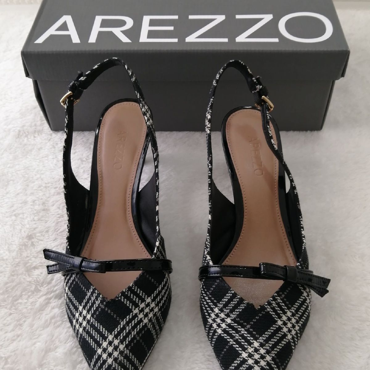 scarpin off white arezzo