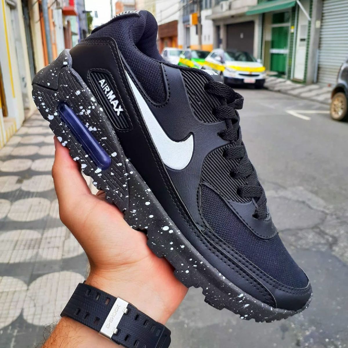 air max 90 preto com pintinha branca