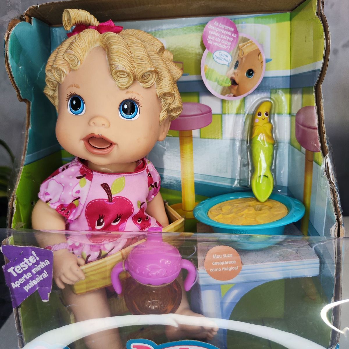 Boneca Bebê com Acessórios - Baby Alive - Hora do Suco - Vestido