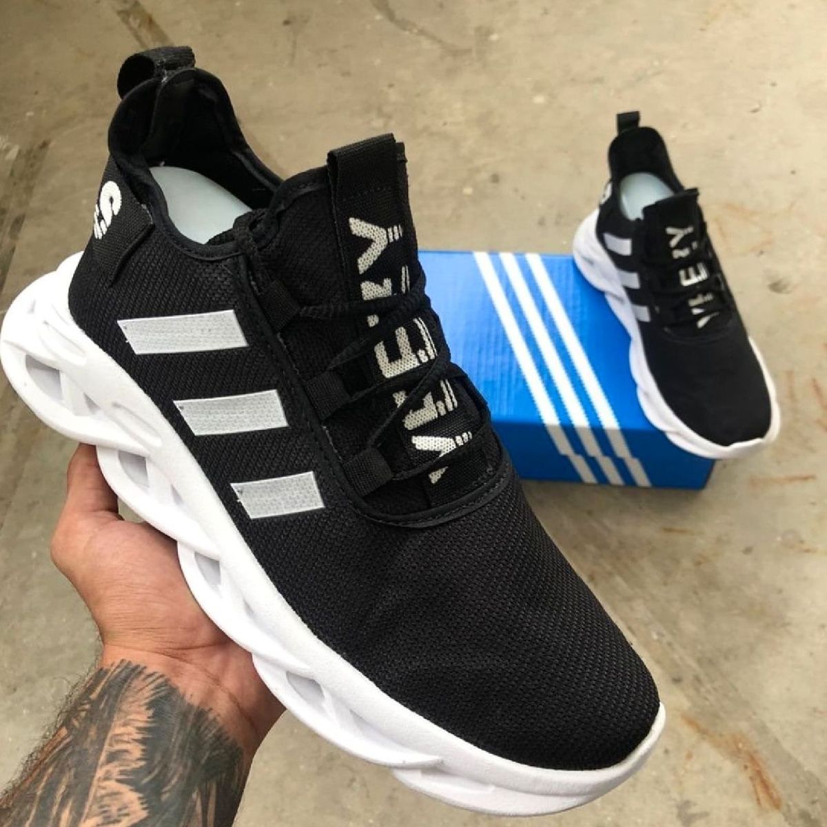 Yzy best sale adidas preto