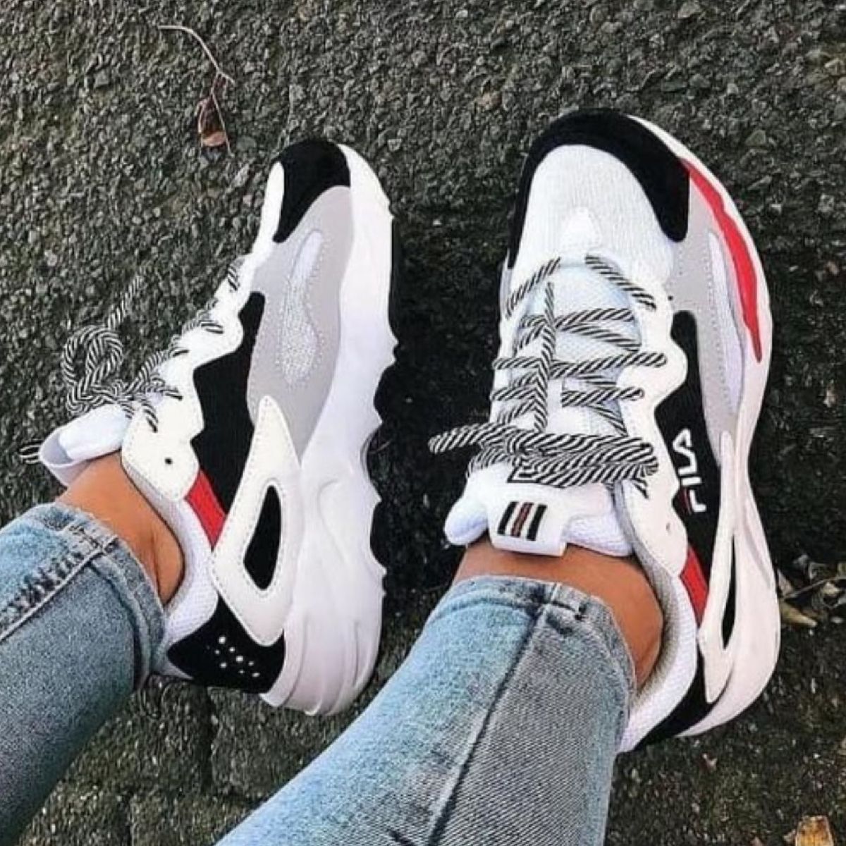 fila preto e vermelho