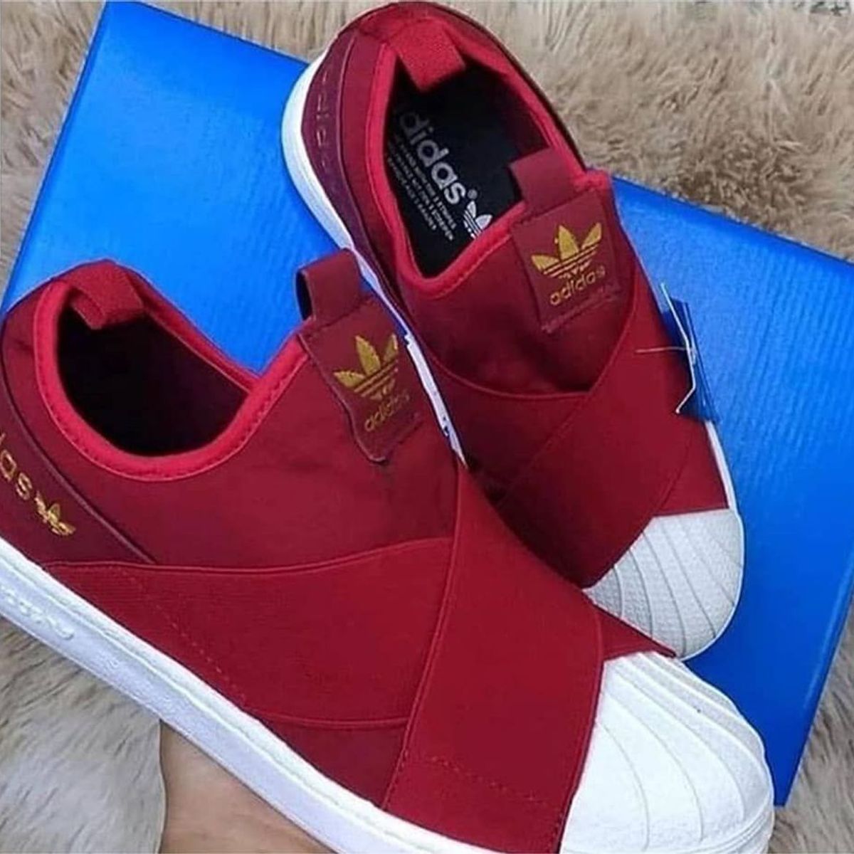 tenis adidas slip on vermelho