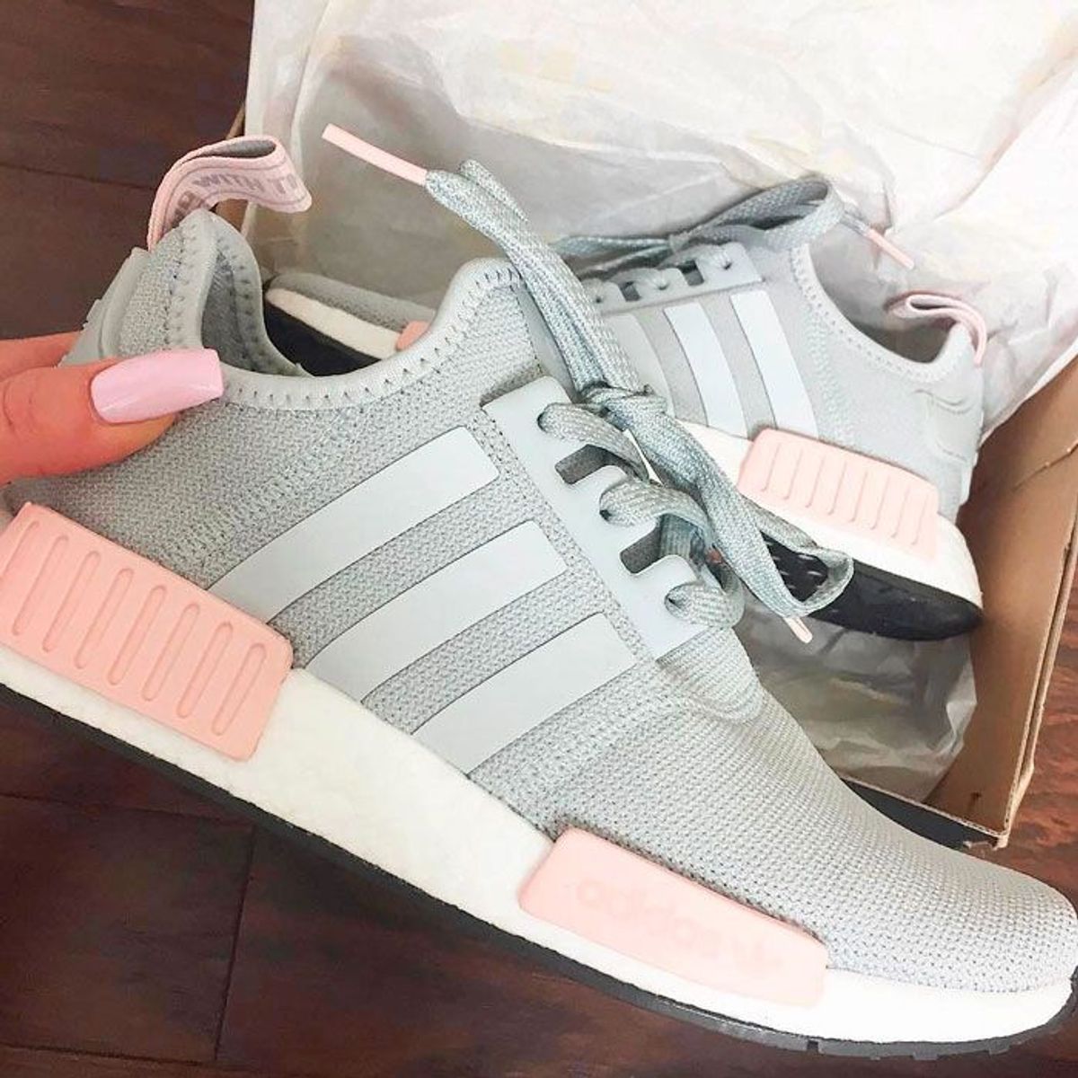 tenis adidas nmd rosa e cinza