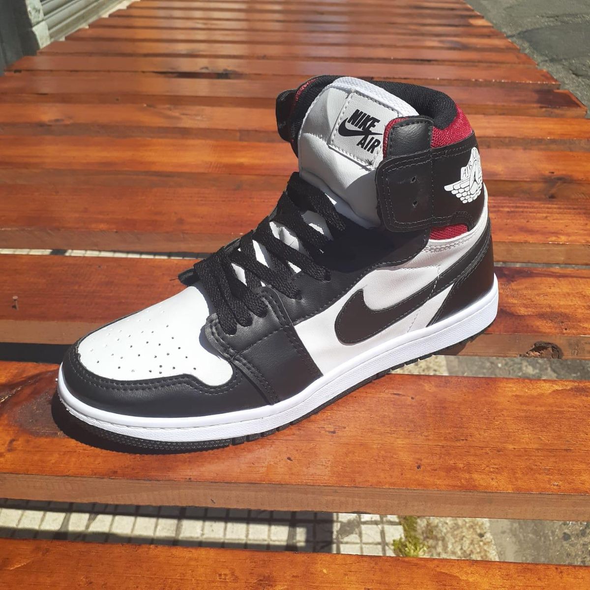 Tênis Nike Air Jordan Preto/Branco/Vermelho 43