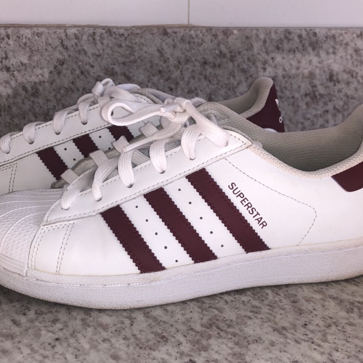 tenis adidas feminino cor vinho