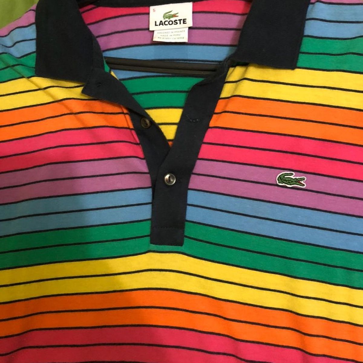 lacoste listrada arco iris