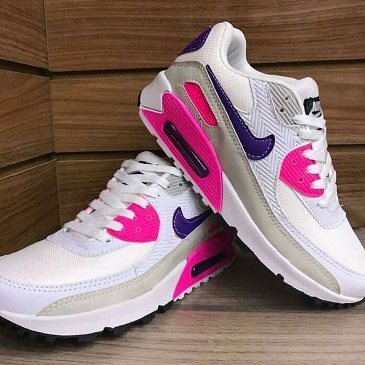 air max 90 rosa com branco