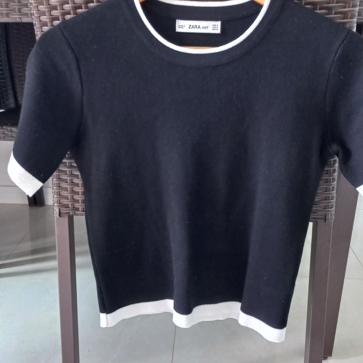 BLUSA ML PRETA DE TELA C/EST BORDADA ZARA - P - Donna Fifi Brechó