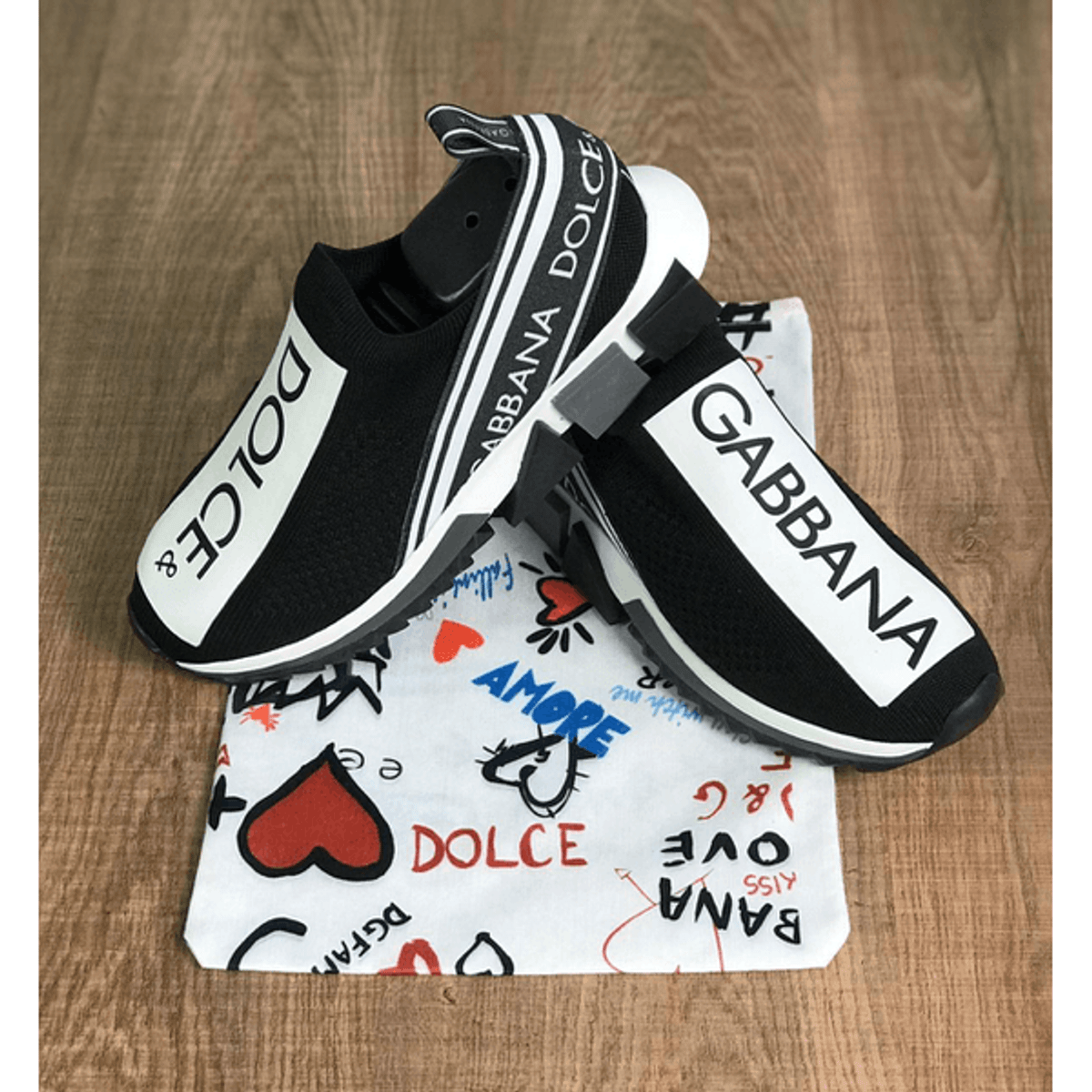 tenis dolce gabbana brilhoso