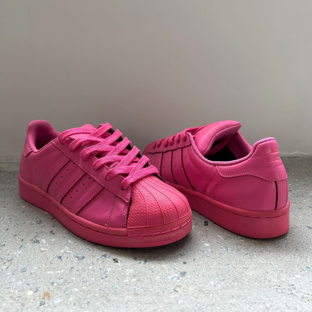 T nis Adidas Superstar Rosa X Pharrell Williams Tam 38 T nis Feminino Adidas Usado 89432523 enjoei