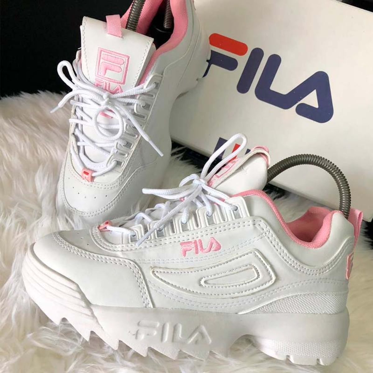 tênis da fila rosa com branco