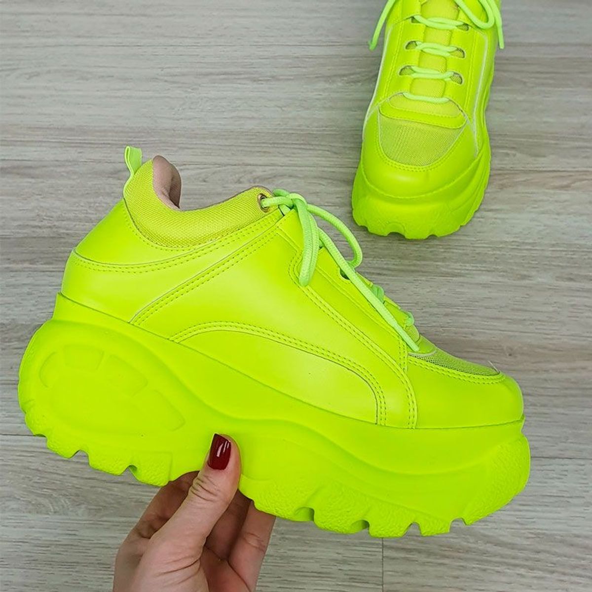 Tenis deals buffalo neon