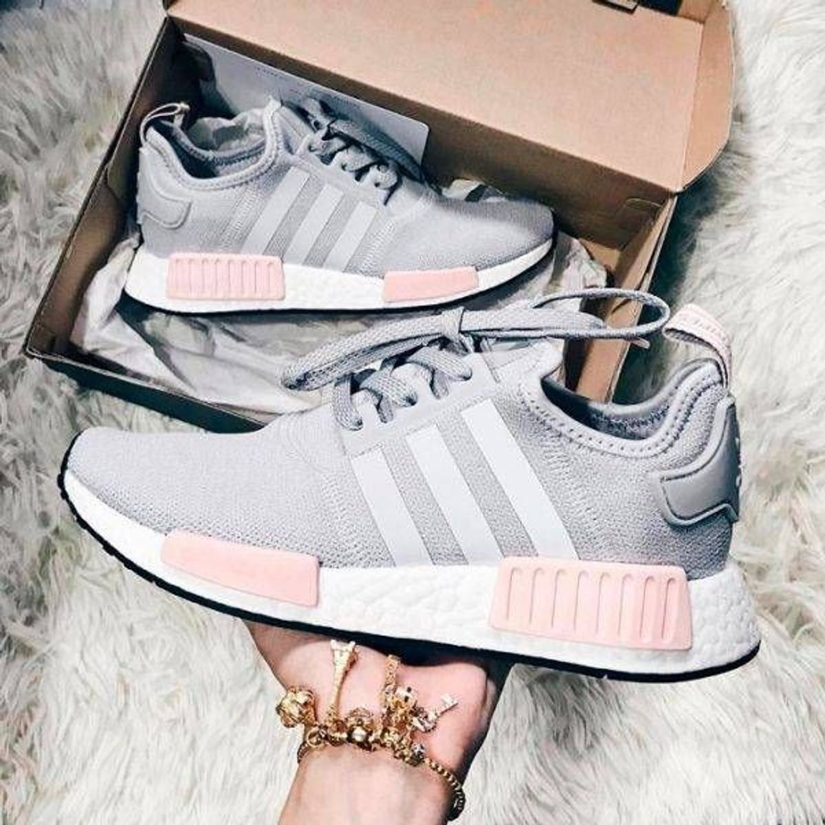 adidas cinza com rosa
