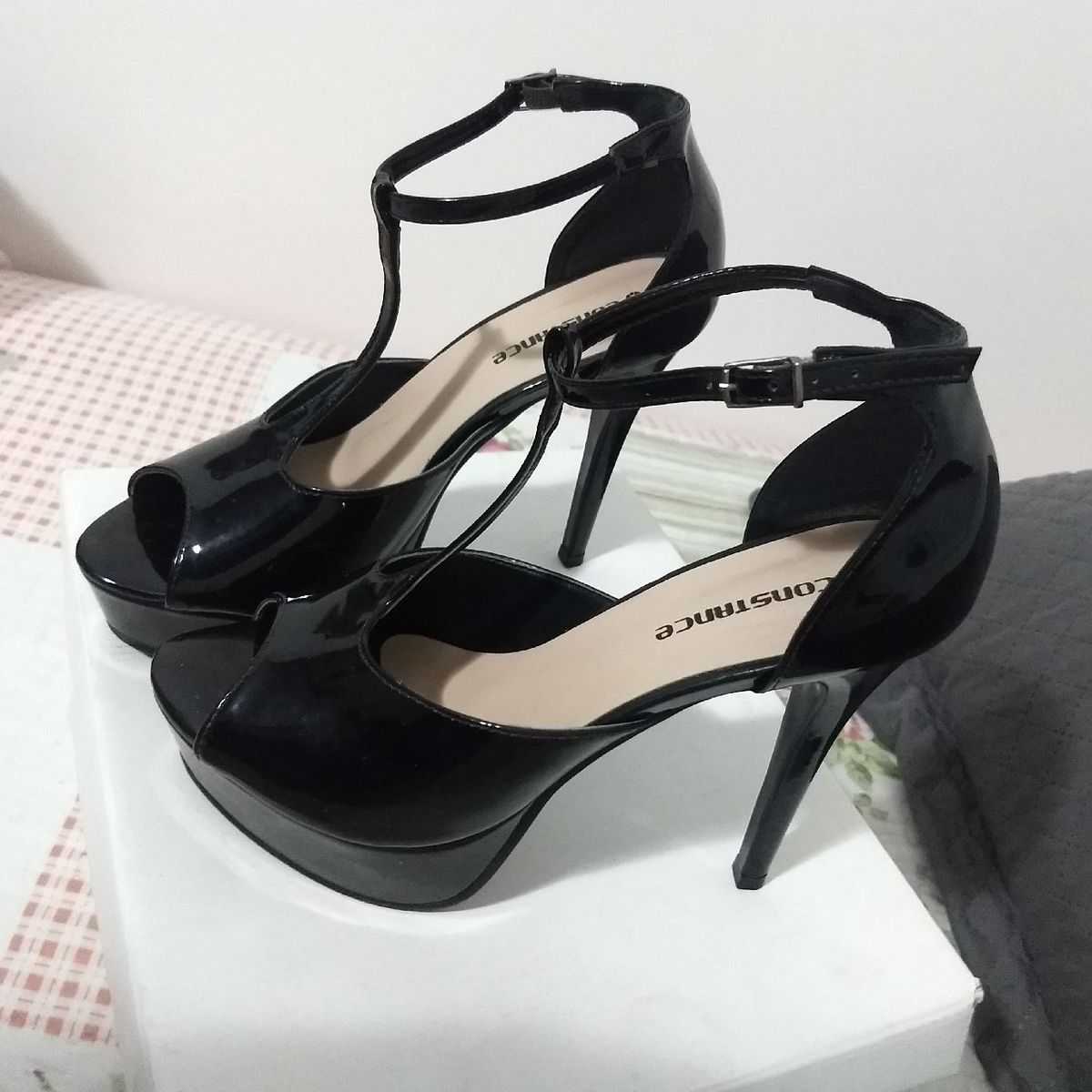 sandalia salto fino constance