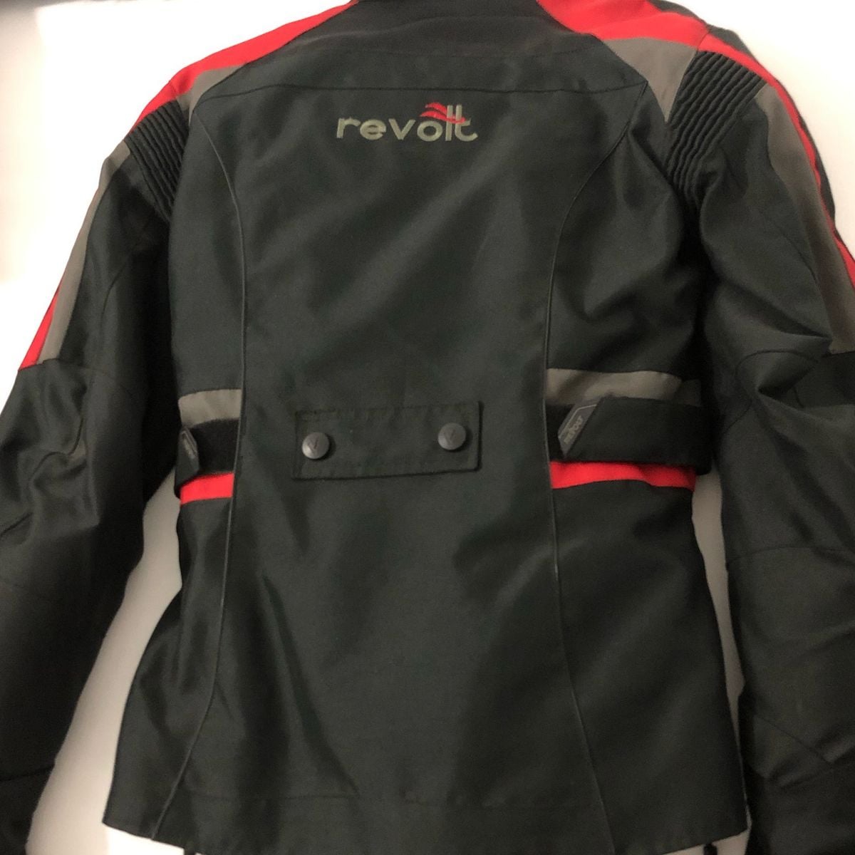 jaqueta revolt impermeavel