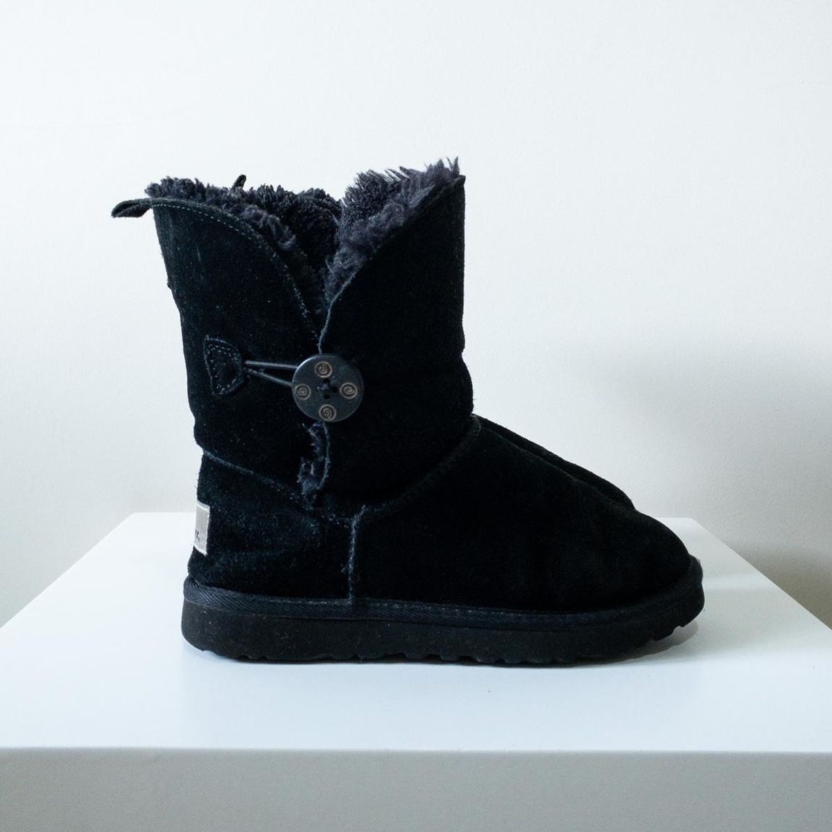 bota tipo ugg preta