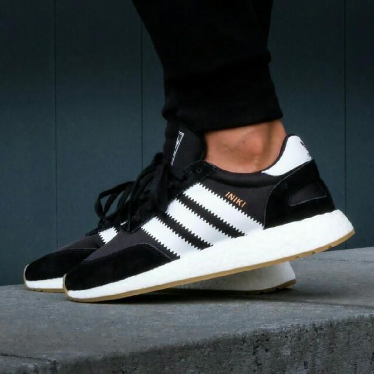 tênis adidas iniki preto