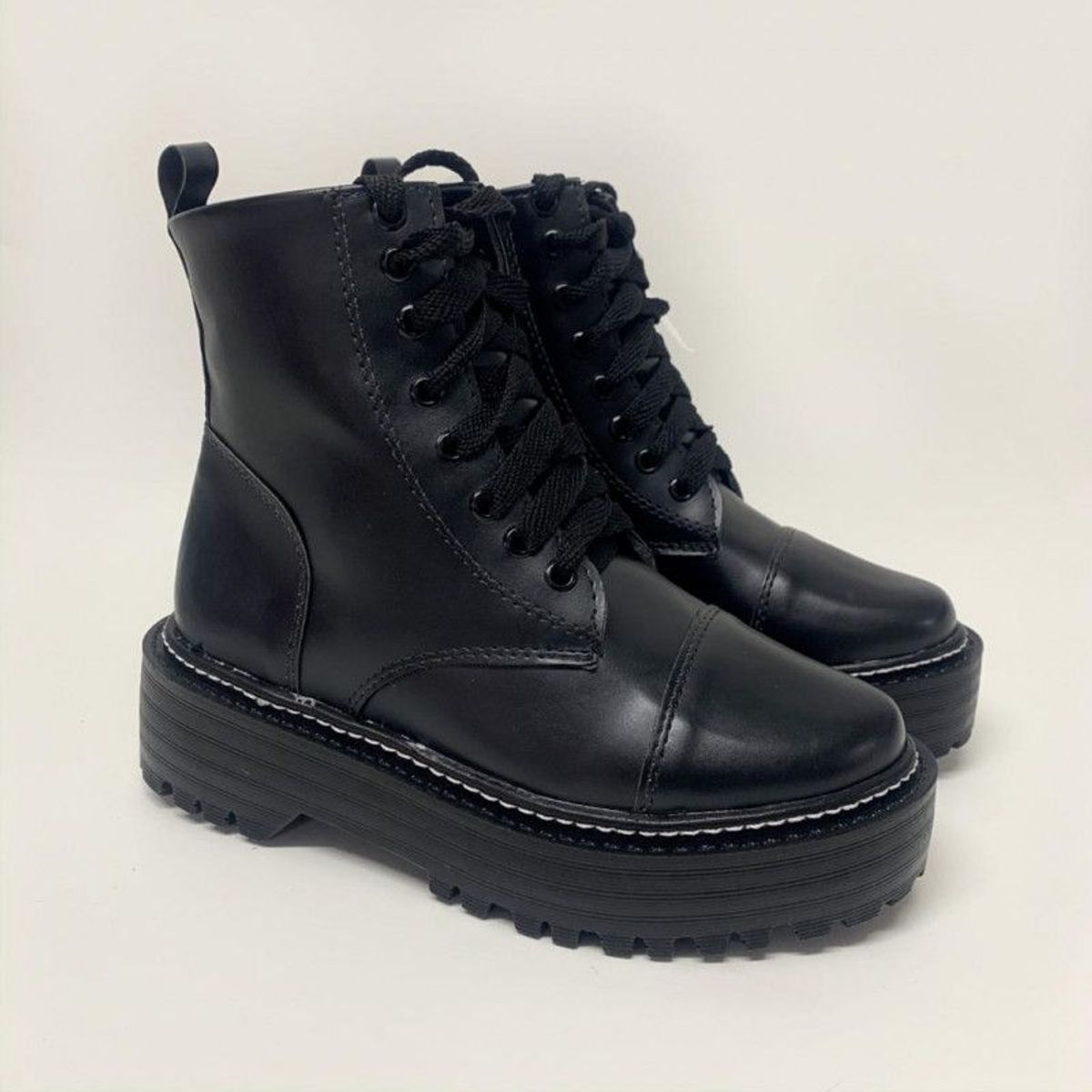 bota coturno alta