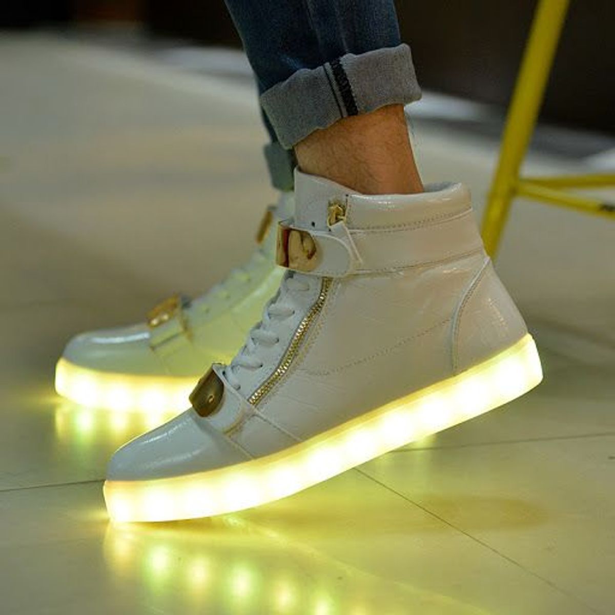 tênis de led cano alto