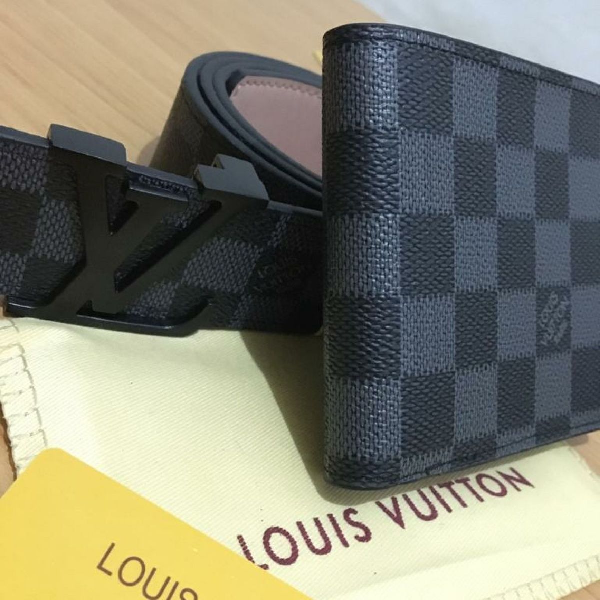 Louis Vuitton Carteira Masculina Xadrez Preta (Com Caixa