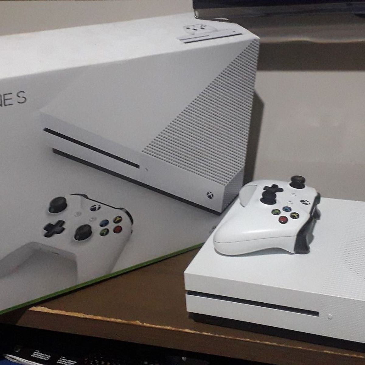 OMK Eletrônicos e Celulares - (vendido)Xbox One S 1TB usado em